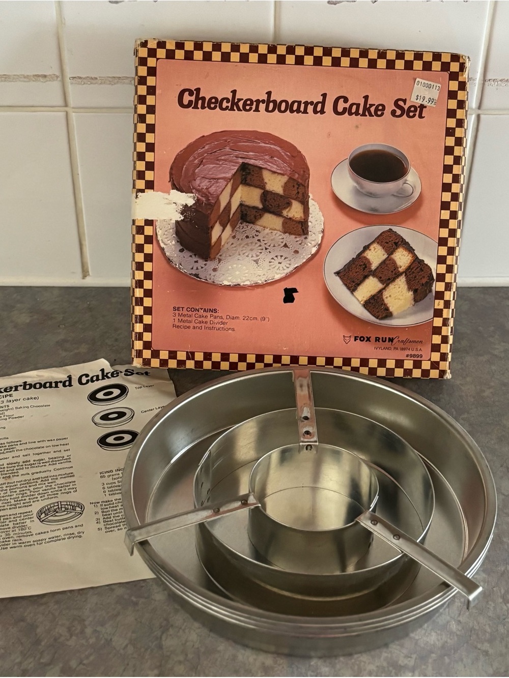 80's Checkerboard Cake Set - 9" Round Cake Tins - 80's Bakeware - Cake Pans